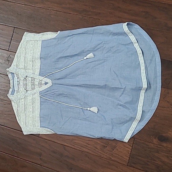 Designers Society Chambray & White Lace Sleeveless Top size Medium - Picture 1 of 8